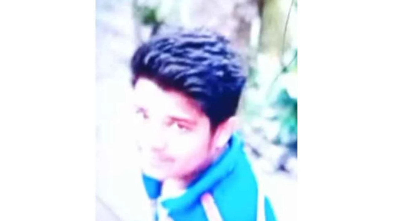 তুই বলায় যুবককে কুপিয়ে হত্যা. Dhakainlight.com