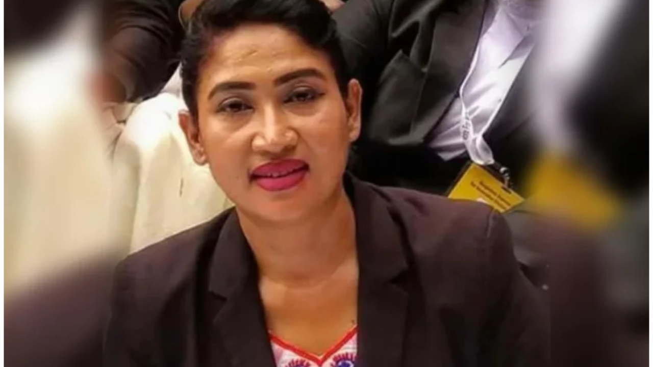 সমালোচনার মুখে প্রসিকিউটর আফরোজ পারভীন সিলভিয়ার নিয়োগ বাতিল. Dhakainlight.com