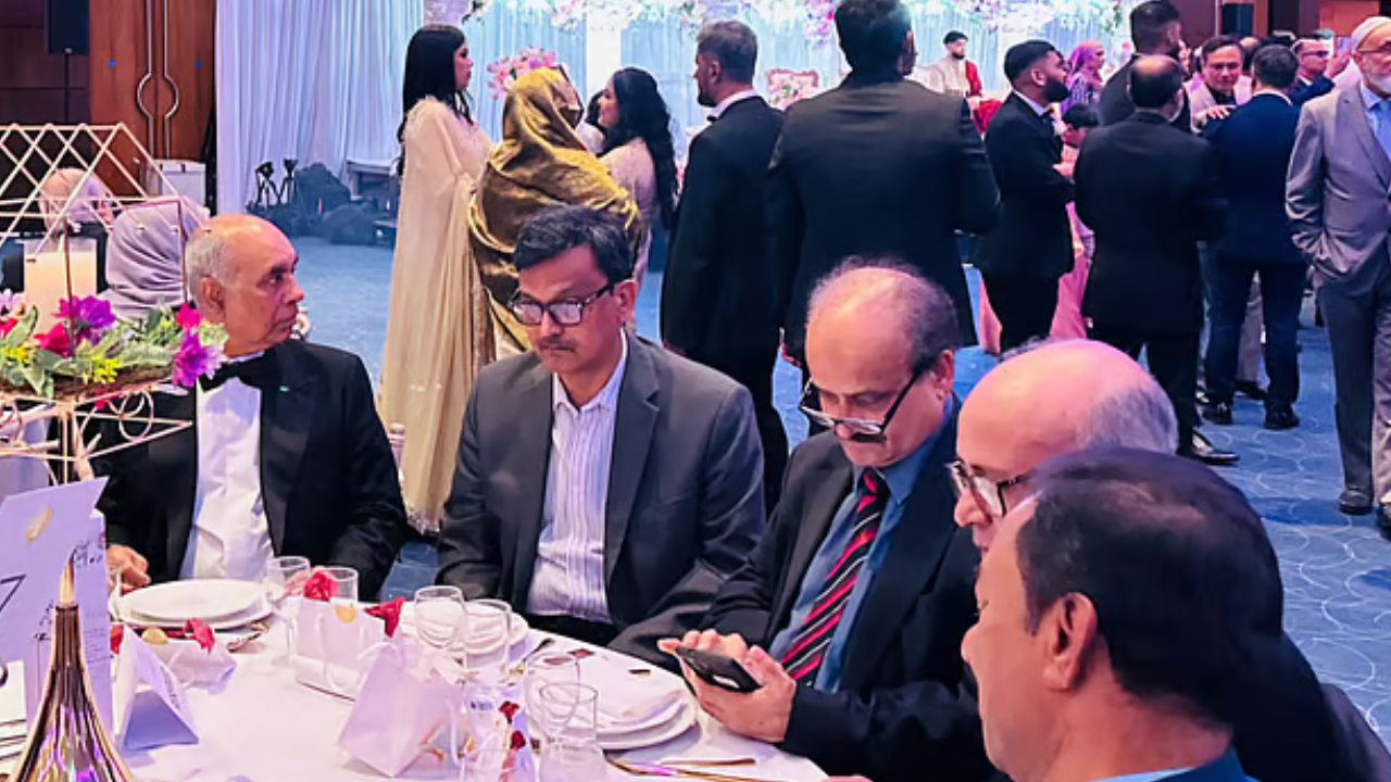 লন্ডনে আওয়ামী লীগ নেতার ছেলের বিয়েতে একসঙ্গে শেখ হাসিনার সাবেক চার মন্ত্রী-প্রতিমন্ত্রী. Dhakainlight.com
