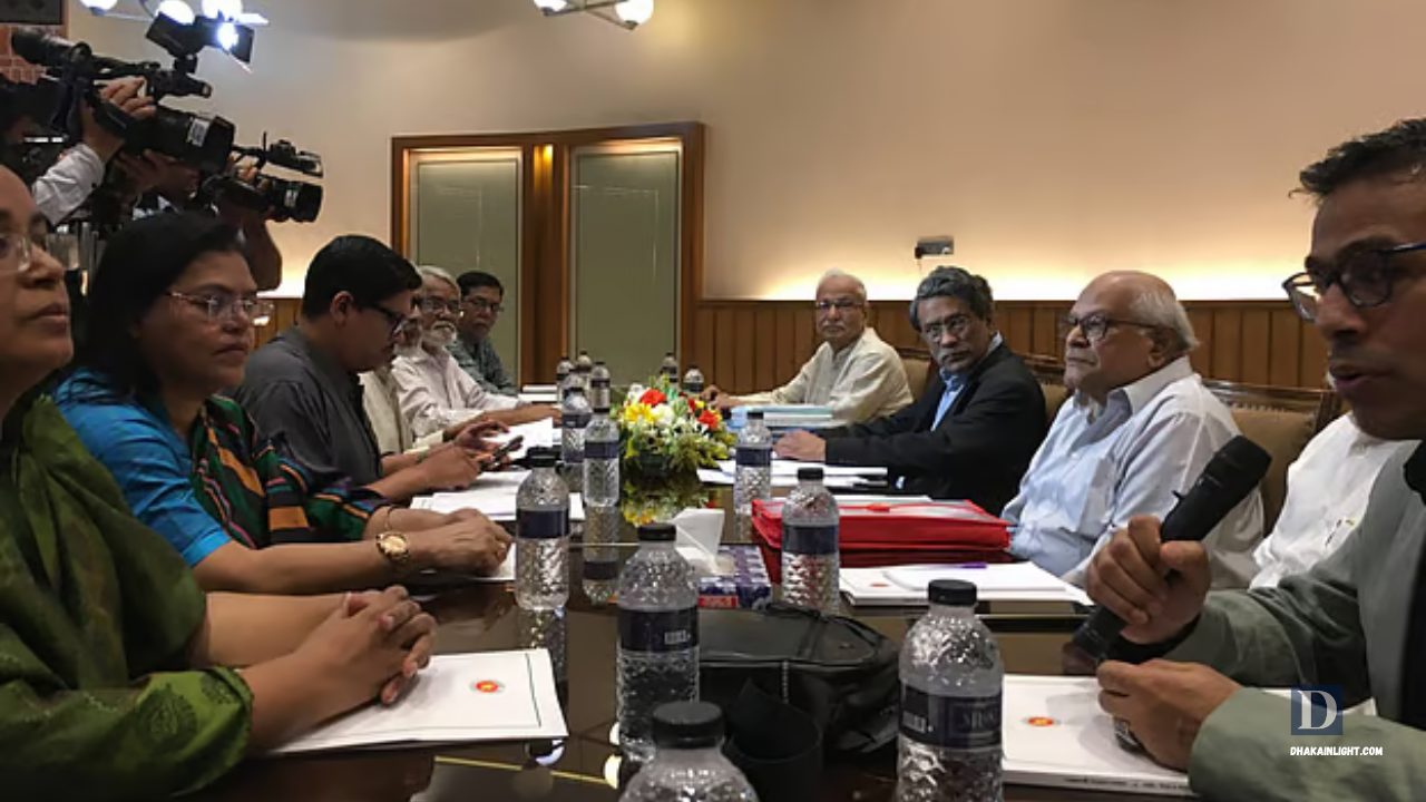 রাজনৈতিক দলগুলোর প্রত্যেকে কিছু ছাড় দেবে, এমনটাই প্রত্যাশা আলী রীয়াজের. Dhakainlight.com