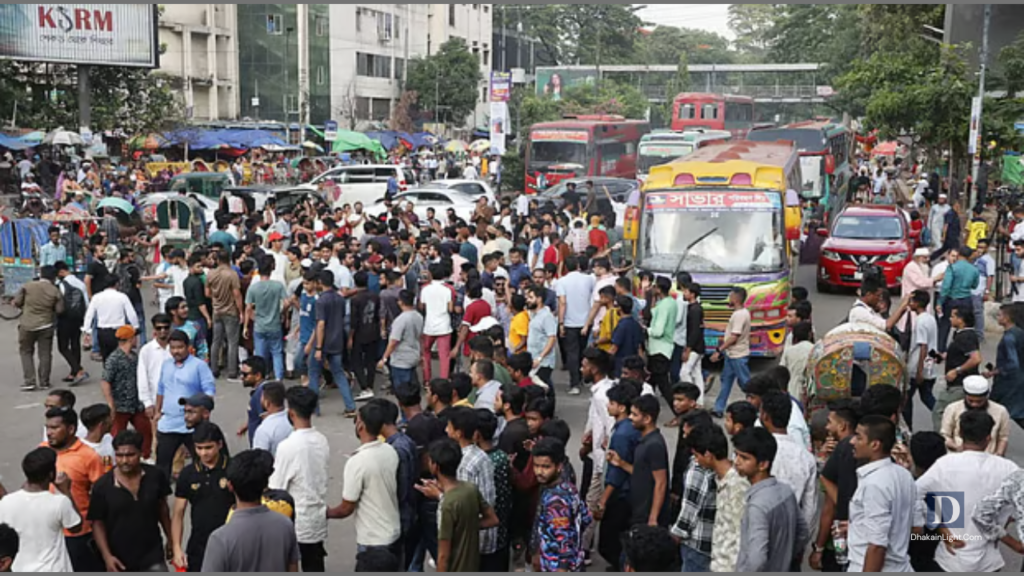 পৌনে দুই ঘণ্টা পর শাহবাগ ছাড়ল ছাত্রদল, যান চলাচল স্বাভাবিক. Dhakainlight.com