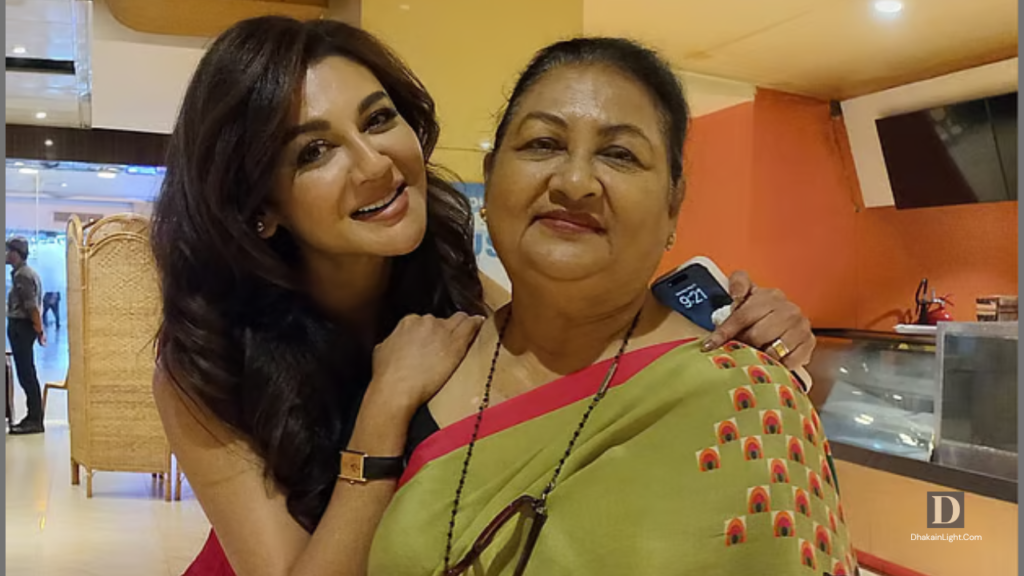 ‘বাস্তবেই সিনেমার মতো পরিস্থিতি ছিল আমাদের ঘরেও,’ বললেন জয়া আহসানের মা. Dhakainlight.com