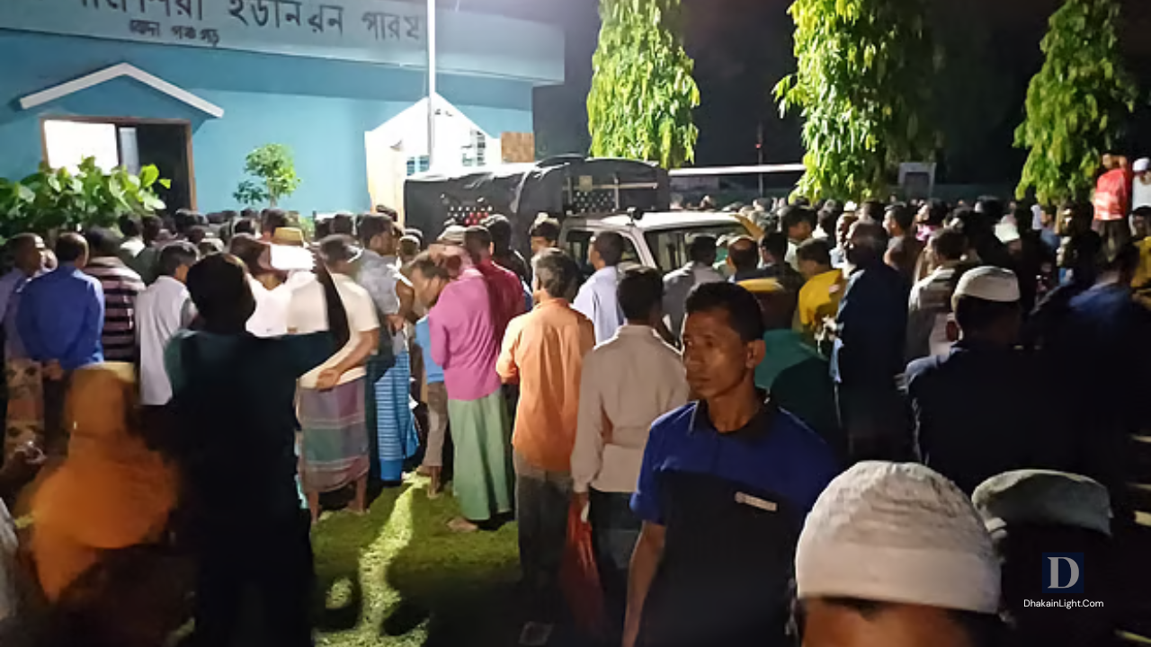 পঞ্চগড়ে সরকারি চাল বিতরণে অর্থ আদায়, ১১ ইউপি সদস্য পুলিশ হেফাজতে. Dhakainlight.com