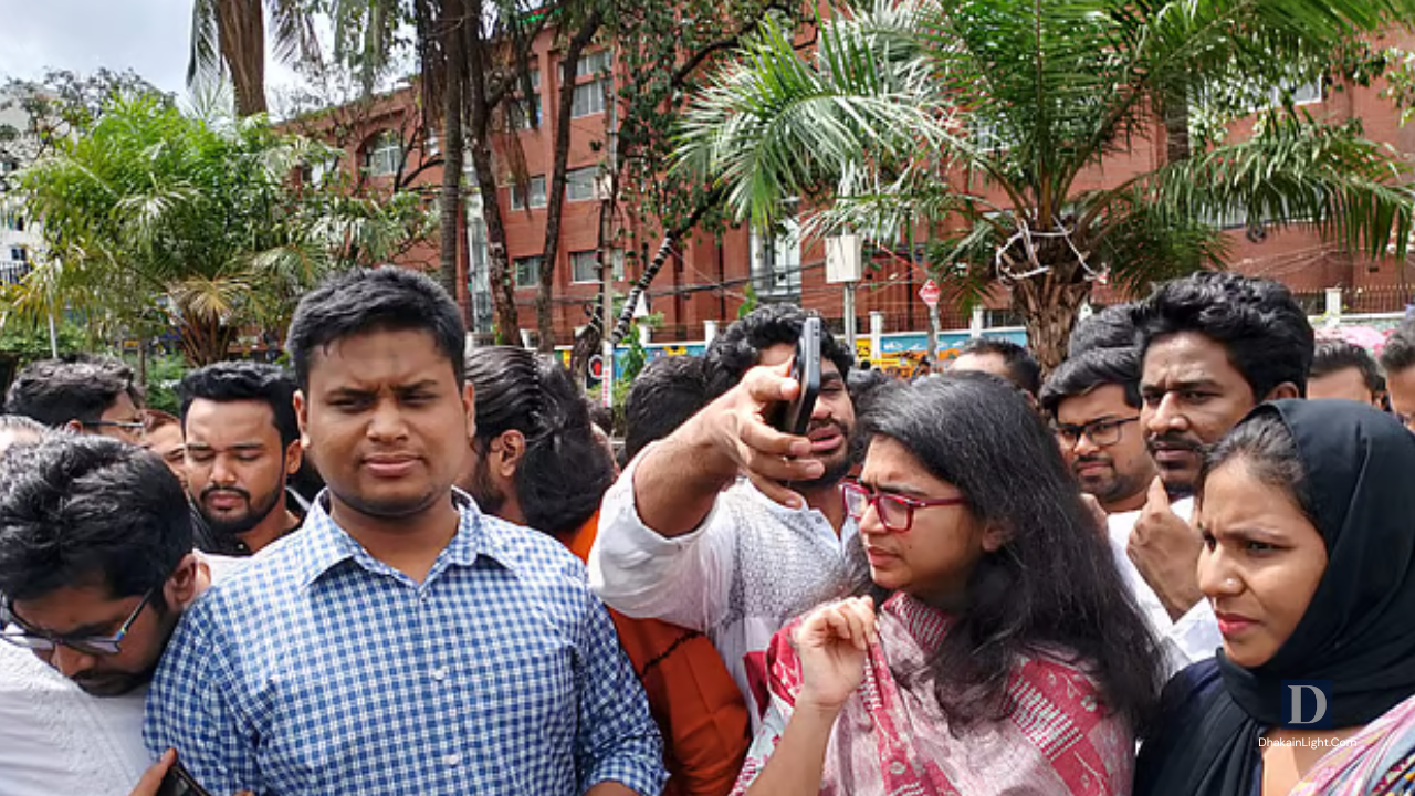 দুই ছাত্র উপদেষ্টা গণ-অভ্যুত্থানের প্রতিনিধি, এনসিপির নয়—বললেন হাসনাত আবদুল্লাহ. Dhakainlight.com