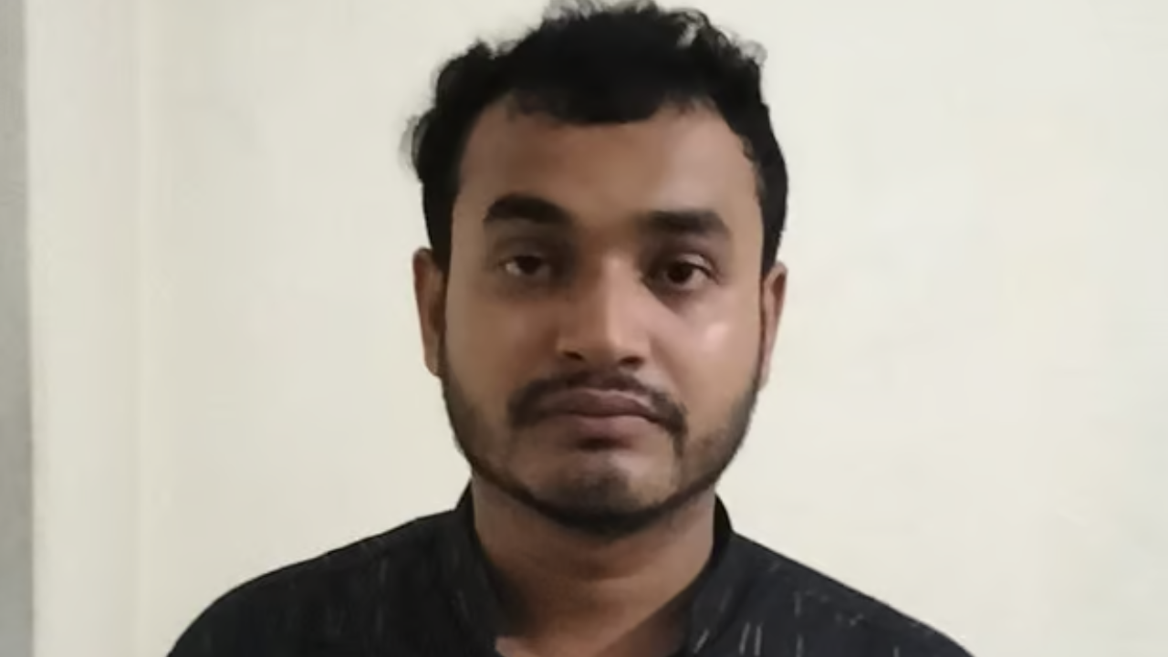 ৩১ হাজার টাকার জাল নোটসহ সাবেক শিবির নেতা গ্রেপ্তার. Dhakainlight.com