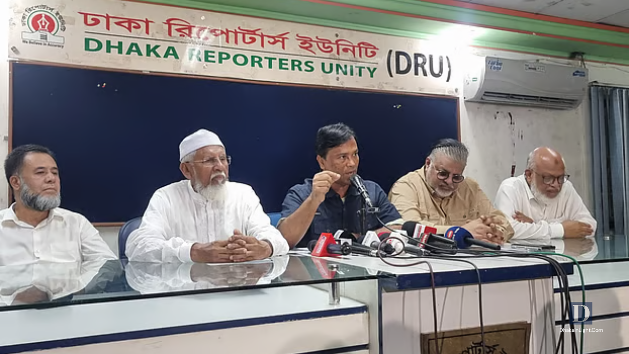 বায়রার সংবাদ সম্মেলন ঘিরে সংঘর্ষ, পাল্টাপাল্টি বক্তব্যে উত্তপ্ত পরিবেশ. dhakainlight.com