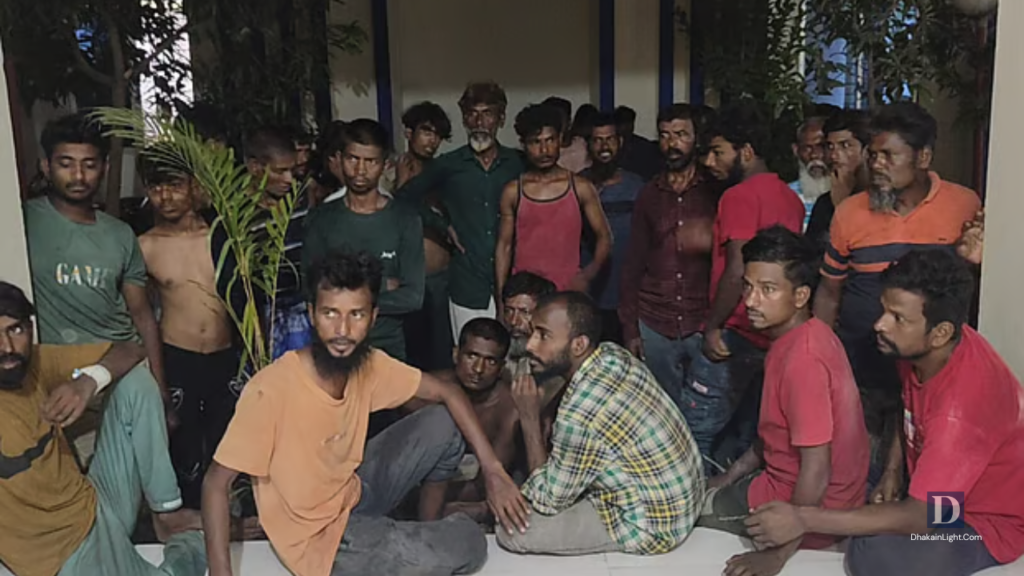 সাতক্ষীরায় সুন্দরবনের চরে রেখে যাওয়া ব্যক্তিদের অনেকেই অসুস্থ, ৮ জন হাসপাতালে ভর্তি. Dhakainlight.com