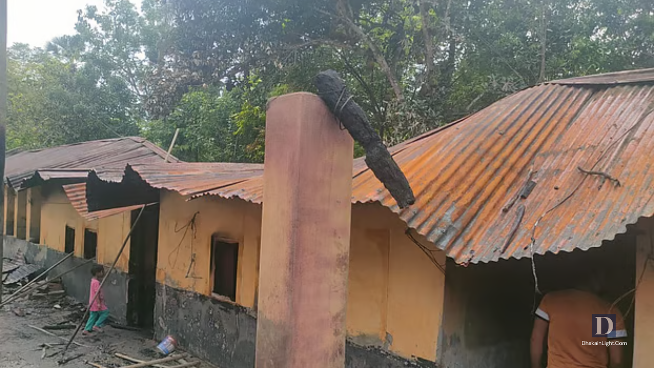 ঝিনাইদহে নাট্যশিল্পীর বাড়িতে মধ্যরাতে আগুন, আতঙ্কে পরিবার. Dhakainlight.com