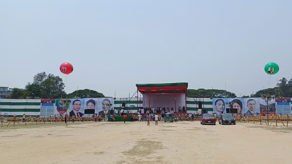 রোদ উপেক্ষা করে চট্টগ্রামে বিএনপির তারুণ্যের সমাবেশে যোগ দিচ্ছেন কর্মীরা. Dhakainlight.com