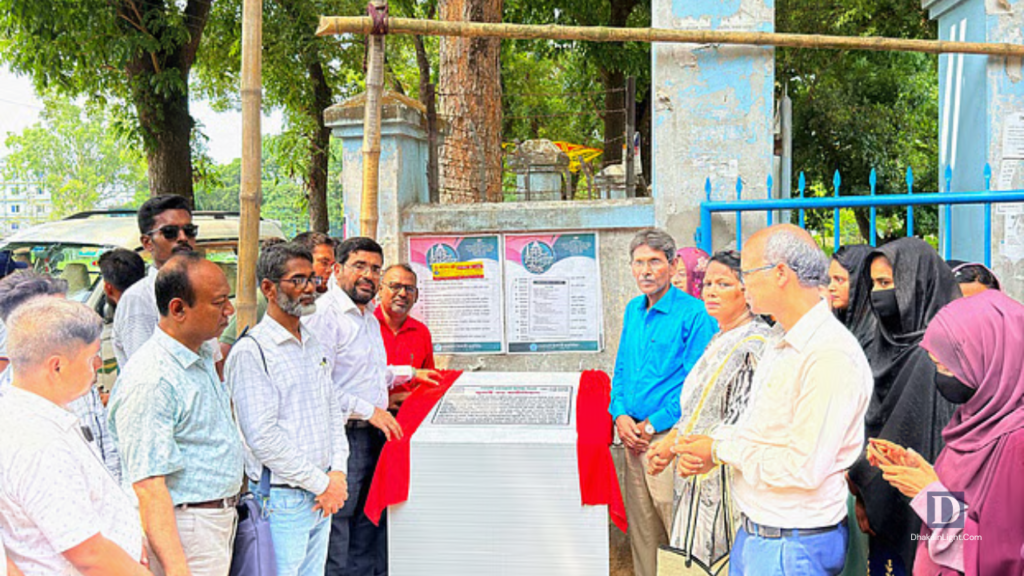 পাবনার এডওয়ার্ড কলেজে সুচিত্রা সেন ছাত্রীনিবাসের নাম এখন ‘জুলাই–৩৬ ছাত্রীনিবাস’. Dhakainlight.com