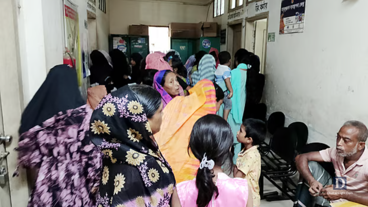 ১৯ শয্যার ভবনে চলছে ৫০ শয্যার ঘিওর উপজেলা স্বাস্থ্য কমপ্লেক্স, চরম সংকটে চিকিৎসাসেবা. Dhkainlight.com