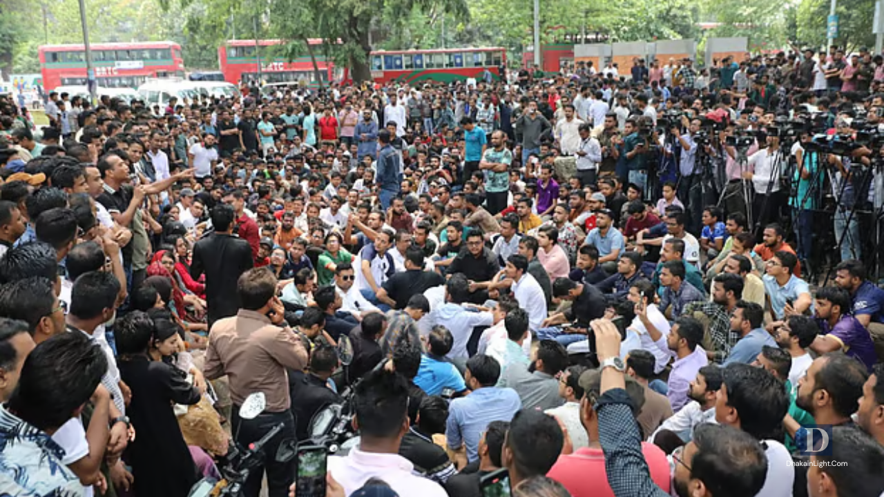 শাহরিয়ার হত্যার বিচারের দাবিতে ঢাবিতে ক্লাস-পরীক্ষা বন্ধ, উত্তাল ক্যাম্পাসে ছাত্রদলের বিক্ষোভ