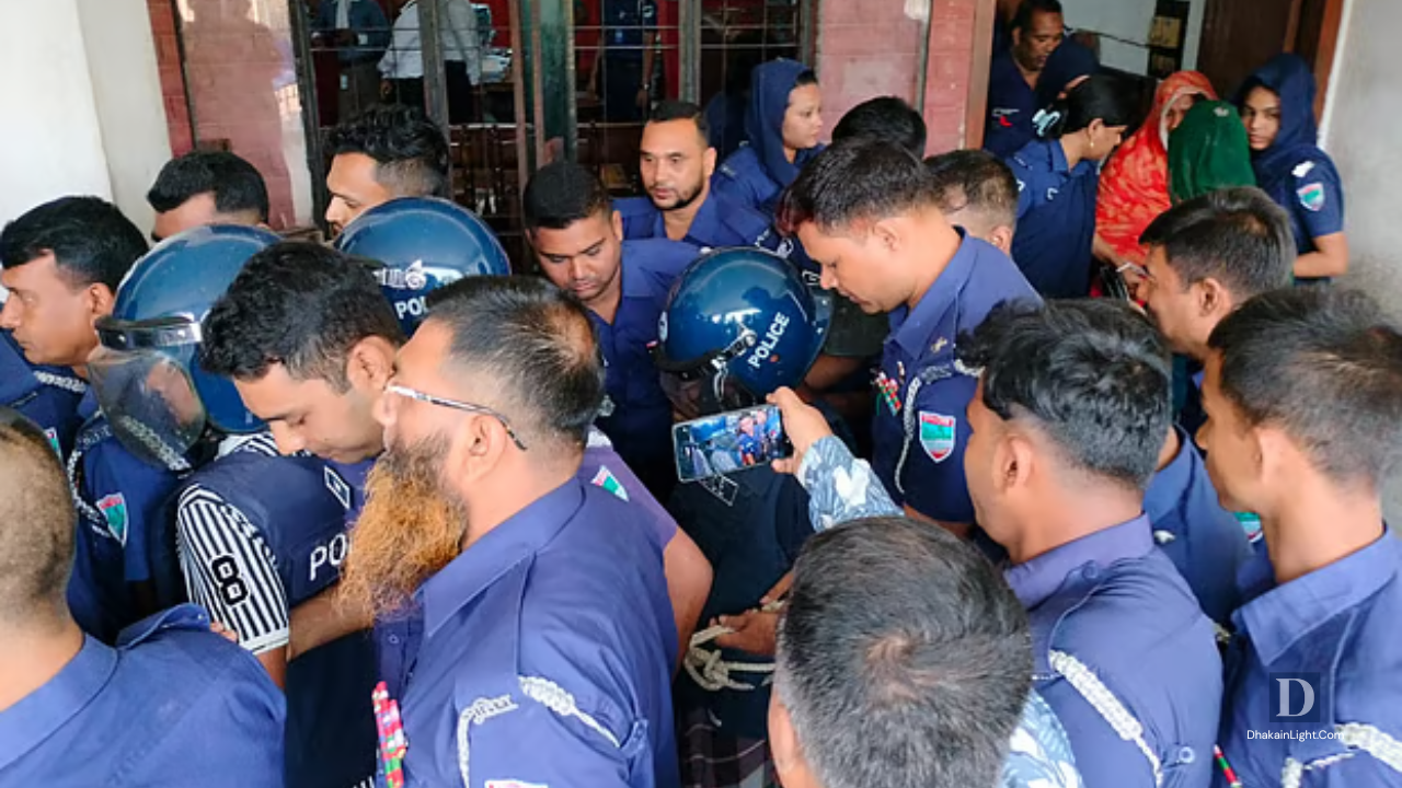 মুন্সিগঞ্জে স্বামীর হাতে স্ত্রী খুন, পরকীয়া সন্দেহে চাপাতির কোপ. Dhakainlight.com