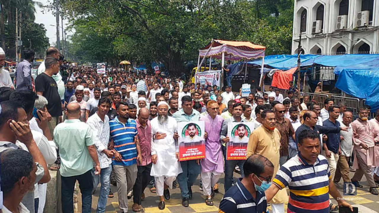 ইশরাককে মেয়র পদে বসানোর দাবি, সচিবালয়ের সামনে ব্যারিকেড, আবার নগর ভবনের সামনে বিক্ষোভকারীরা।Dhakainlight.com