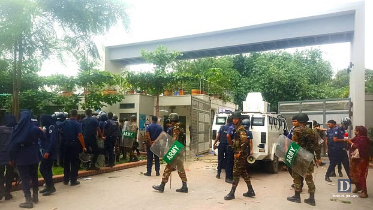 গাজীপুরে কারখানার ছাদ থেকে পড়ে শ্রমিকের মৃত্যু, উত্তেজনায় পুলিশের সঙ্গে ধাওয়া-পাল্টাধাওয়া. Dhakainlight.com