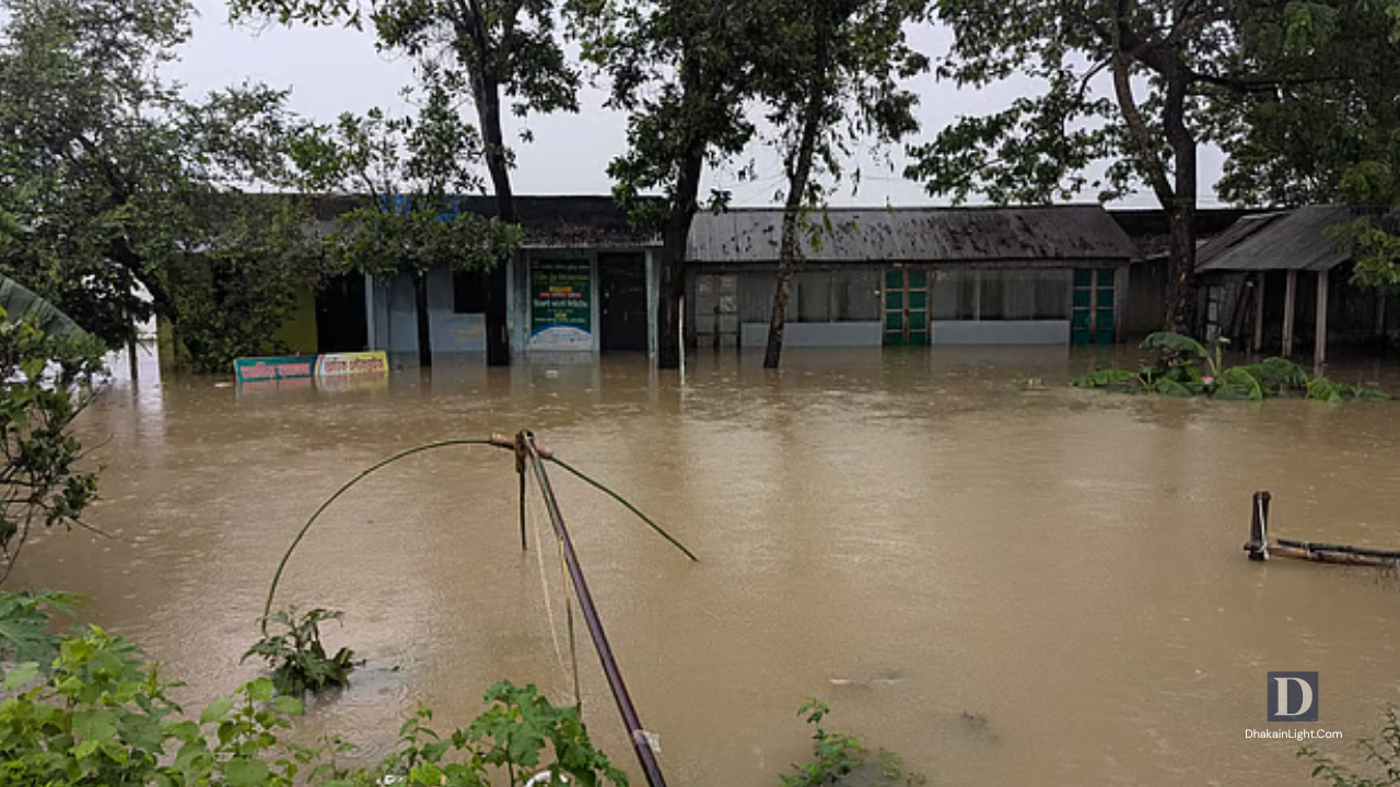 ভারতের পাহাড়ি ঢলে আখাউড়ায় ৫১১ পরিবার ক্ষতিগ্রস্ত, ধীরে ধীরে কমছে পানি. Dhakainlignht.com