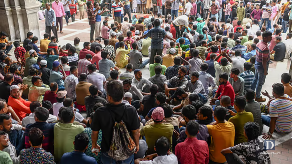 ‘দাবি মোদের একটাই, মেয়র ছাড়া অফিস নাই’—ইশরাক সমর্থকদের বিক্ষোভে অচল নগর ভবন. Dhakainlight.com